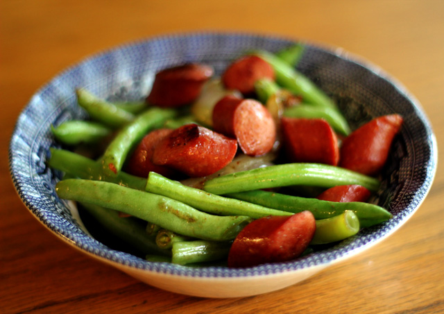 https://hilahcooking.com/wp-content/uploads/2011/06/hot-dog-stir-fry.jpg