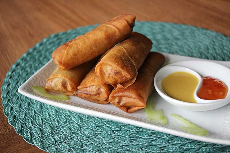 chinese food egg roll