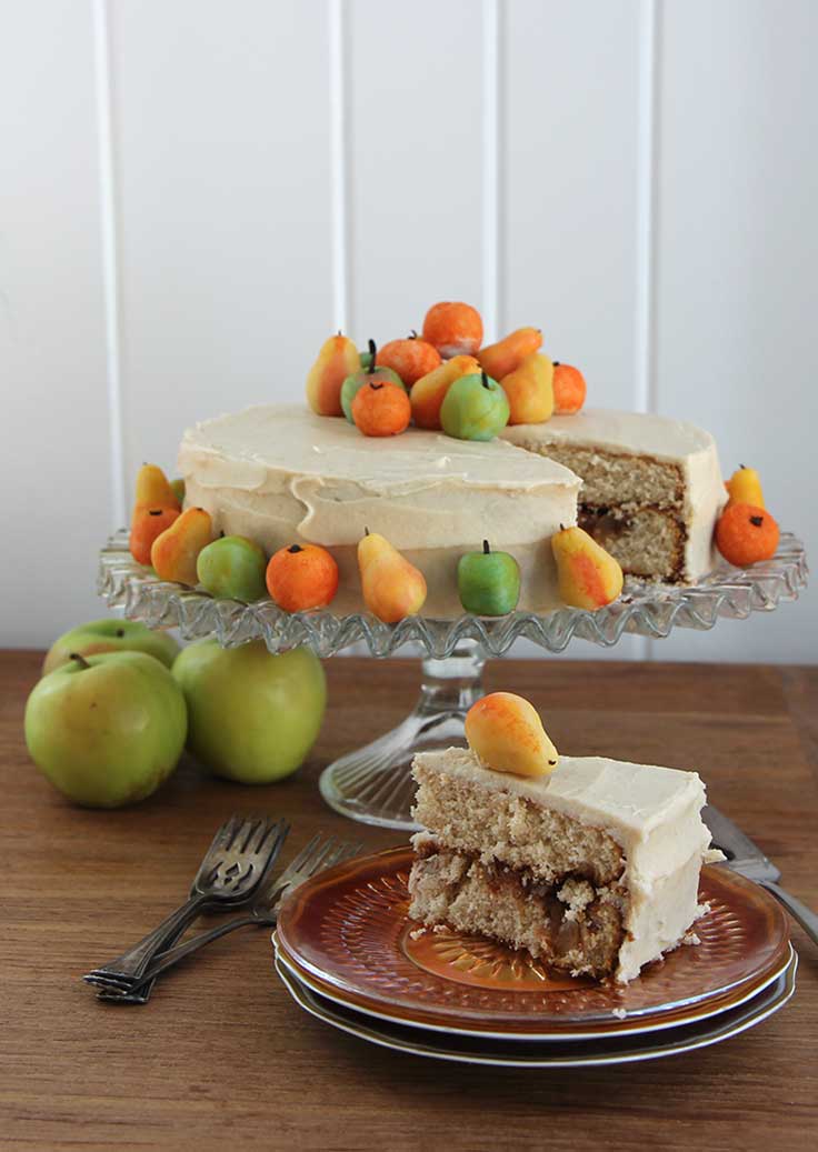 Apple cinnamon marzipan cake