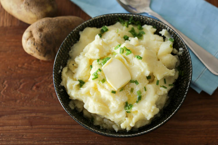 Classic Mashed Potatoes - Hilah Cooking